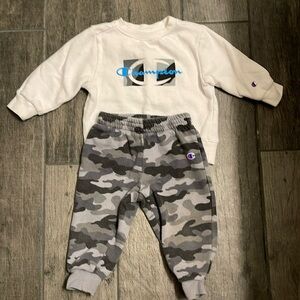 Boys Champion Sweatshirt & Sweatpants Set - size 18 month
